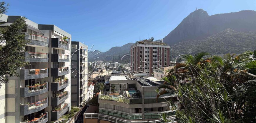 Casa Pentaplex de 558m² no Jardim Botânico com Vista para o Cristo Redentor e Elevador Privativo