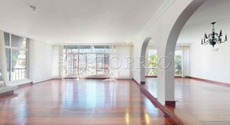 Casa Pentaplex de 558m² no Jardim Botânico com Vista para o Cristo Redentor e Elevador Privativo
