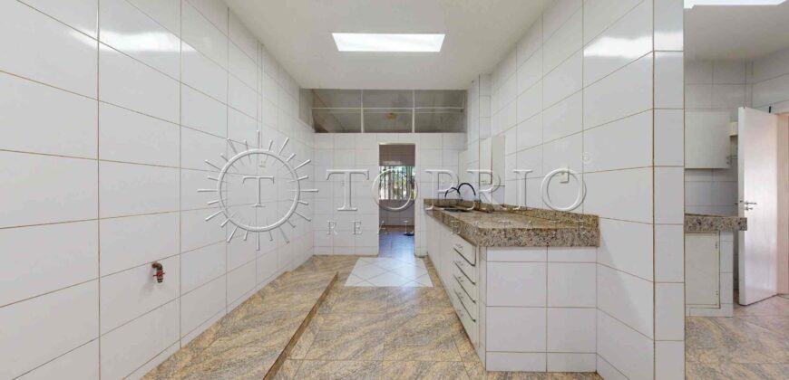 Casa Pentaplex de 558m² no Jardim Botânico com Vista para o Cristo Redentor e Elevador Privativo
