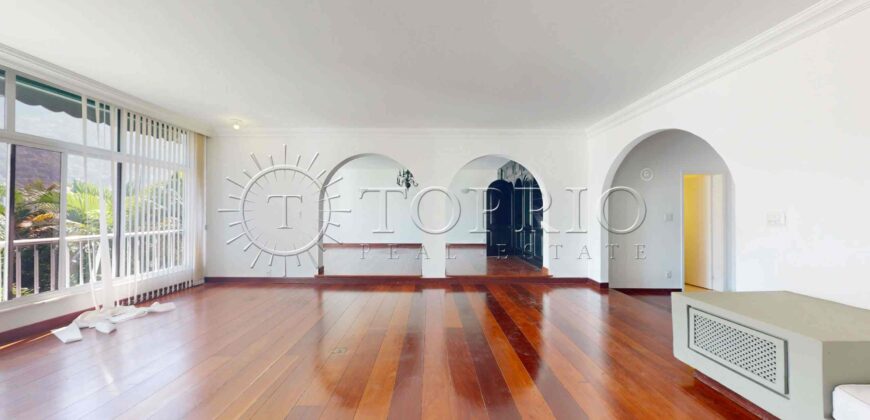 Casa Pentaplex de 558m² no Jardim Botânico com Vista para o Cristo Redentor e Elevador Privativo