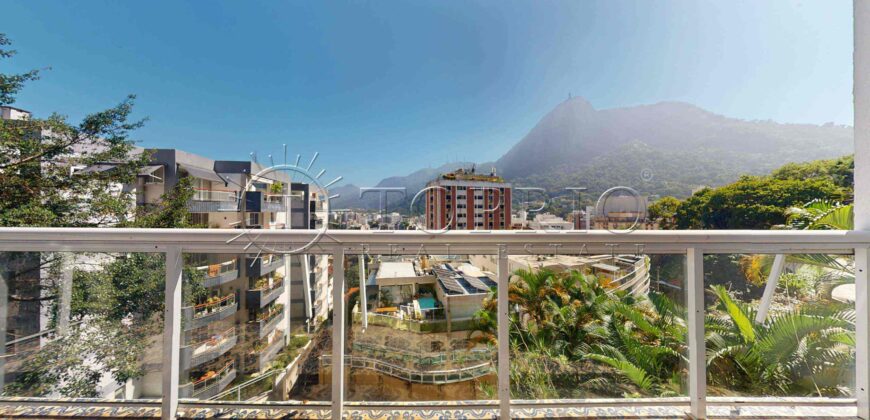 Casa Pentaplex de 558m² no Jardim Botânico com Vista para o Cristo Redentor e Elevador Privativo