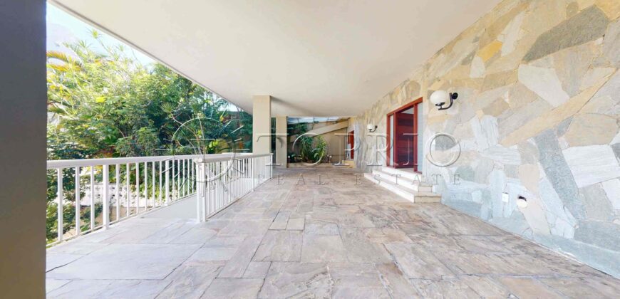 Casa Pentaplex de 558m² no Jardim Botânico com Vista para o Cristo Redentor e Elevador Privativo