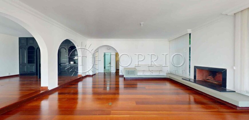 Casa Pentaplex de 558m² no Jardim Botânico com Vista para o Cristo Redentor e Elevador Privativo