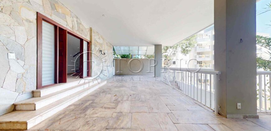 Casa Pentaplex de 558m² no Jardim Botânico com Vista para o Cristo Redentor e Elevador Privativo