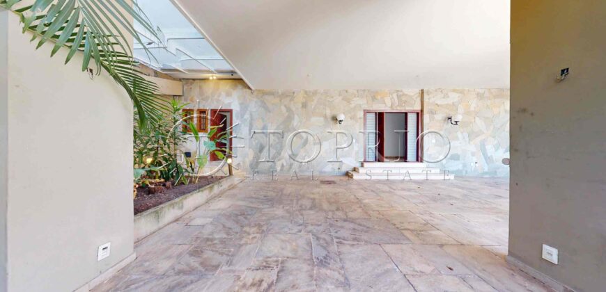 Casa Pentaplex de 558m² no Jardim Botânico com Vista para o Cristo Redentor e Elevador Privativo