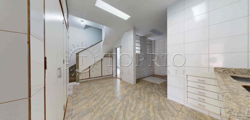 Casa Pentaplex de 558m² no Jardim Botânico com Vista para o Cristo Redentor e Elevador Privativo
