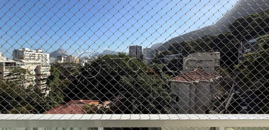 Apartamento de 91 m² à venda no Jardim Botânico, reformado e com vista para o Cristo Redentor