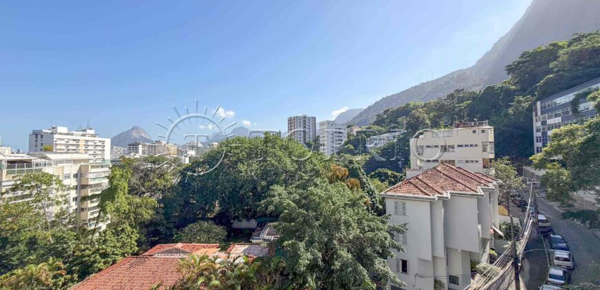 Apartamento de 91 m² à venda no Jardim Botânico, reformado e com vista para o Cristo Redentor