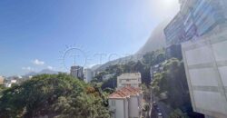 Apartamento de 91 m² à venda no Jardim Botânico, reformado e com vista para o Cristo Redentor