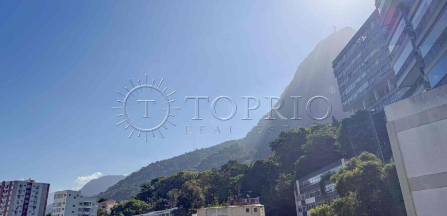 Apartamento de 91 m² à venda no Jardim Botânico, reformado e com vista para o Cristo Redentor