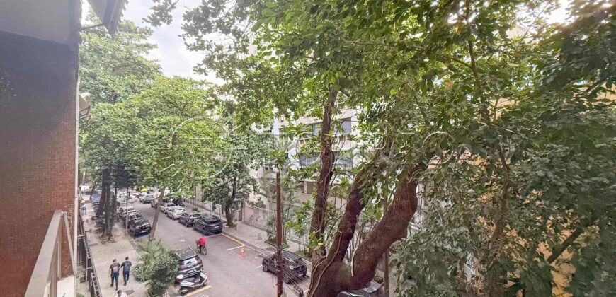 Apartamento de 130 m² à venda em Ipanema, silencioso e com excelente potencial de modernização