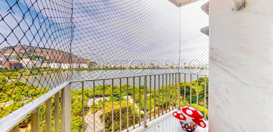 Apartamento de 117 m² à venda na Lagoa Rodrigo de Freitas com vista panorâmica e sol da manhã