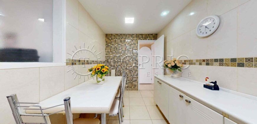 Apartamento de 117 m² à venda na Lagoa Rodrigo de Freitas com vista panorâmica e sol da manhã