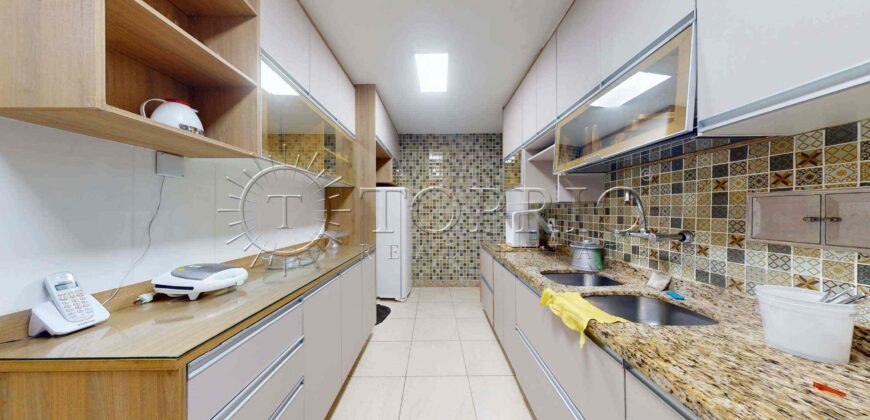 Apartamento de 117 m² à venda na Lagoa Rodrigo de Freitas com vista panorâmica e sol da manhã