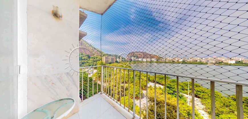 Apartamento de 117 m² à venda na Lagoa Rodrigo de Freitas com vista panorâmica e sol da manhã