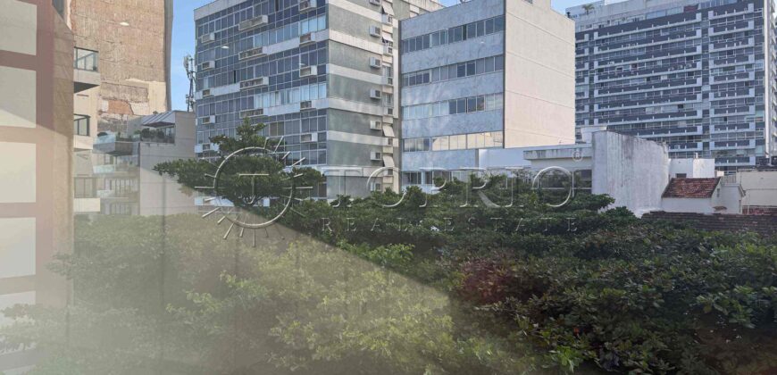 Apartamento de 169 m² à venda no Leblon, reformado e na quadra da praia