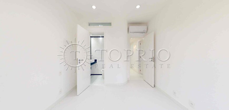 Apartamento de 169 m² à venda no Leblon, reformado e na quadra da praia