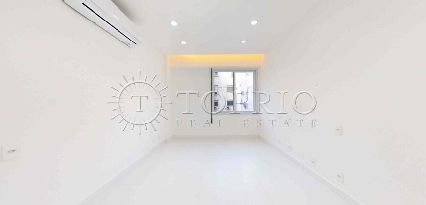 Apartamento de 169 m² à venda no Leblon, reformado e na quadra da praia