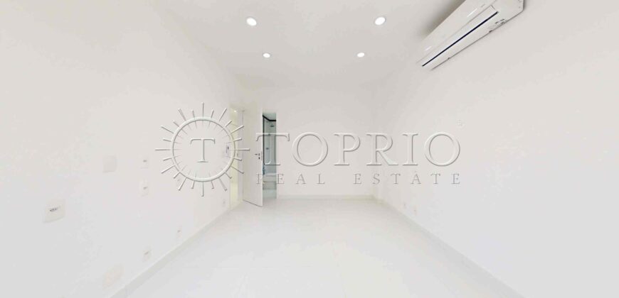 Apartamento de 169 m² à venda no Leblon, reformado e na quadra da praia