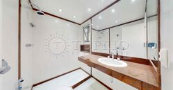 Apartamento de 169 m² à venda no Leblon, reformado e na quadra da praia