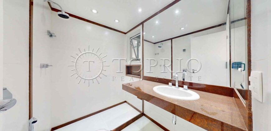 Apartamento de 169 m² à venda no Leblon, reformado e na quadra da praia