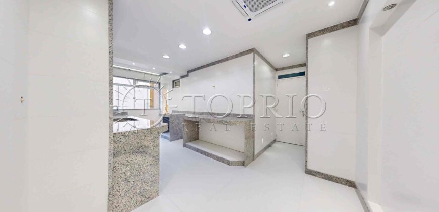 Apartamento de 169 m² à venda no Leblon, reformado e na quadra da praia
