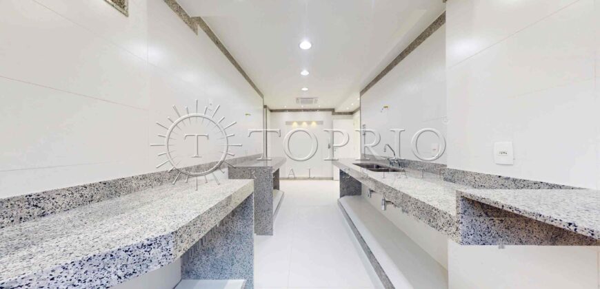 Apartamento de 169 m² à venda no Leblon, reformado e na quadra da praia