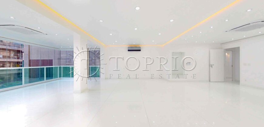 Apartamento de 169 m² à venda no Leblon, reformado e na quadra da praia