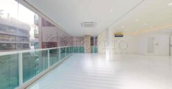 Apartamento de 169 m² à venda no Leblon, reformado e na quadra da praia