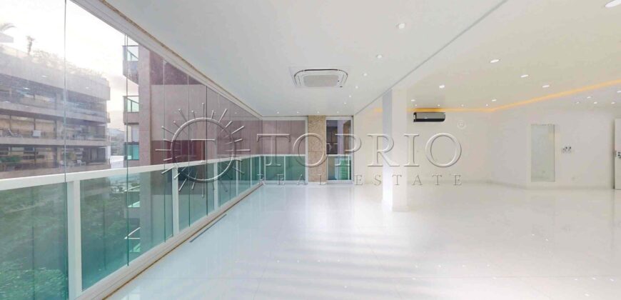 Apartamento de 169 m² à venda no Leblon, reformado e na quadra da praia