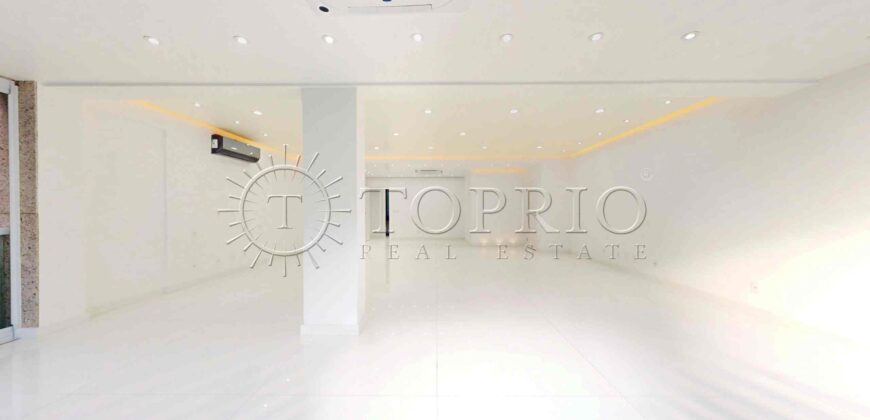 Apartamento de 169 m² à venda no Leblon, reformado e na quadra da praia