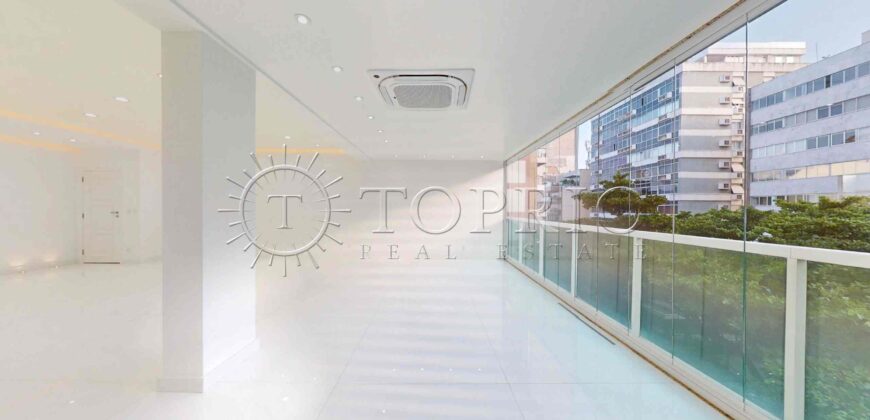 Apartamento de 169 m² à venda no Leblon, reformado e na quadra da praia