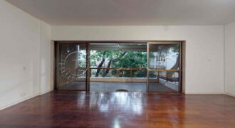 Apartamento de 130 m² à venda em Ipanema, silencioso e com excelente potencial de modernização