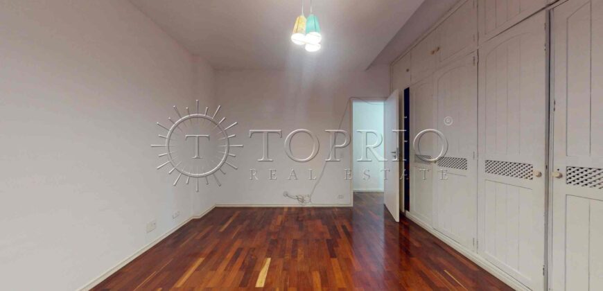 Apartamento de 130 m² à venda em Ipanema, silencioso e com excelente potencial de modernização