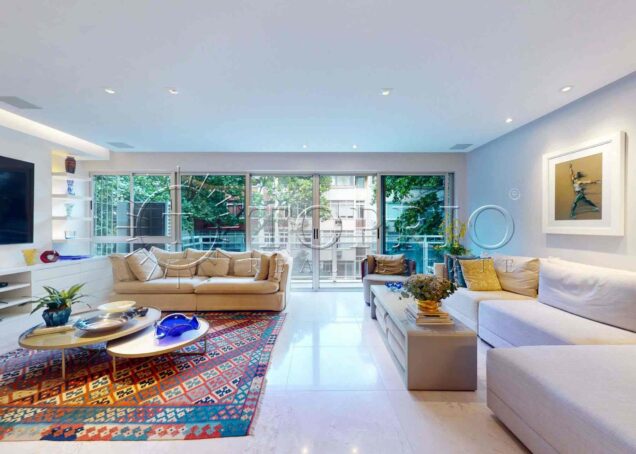 Apartamento de 192 m² à venda em Ipanema na Rua Redentor, reformado e no quadrilátero do charme