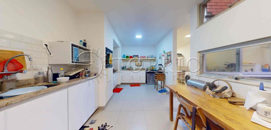 Apartamento de 330 m² à venda em frente à Praia de Ipanema na Vieira Souto