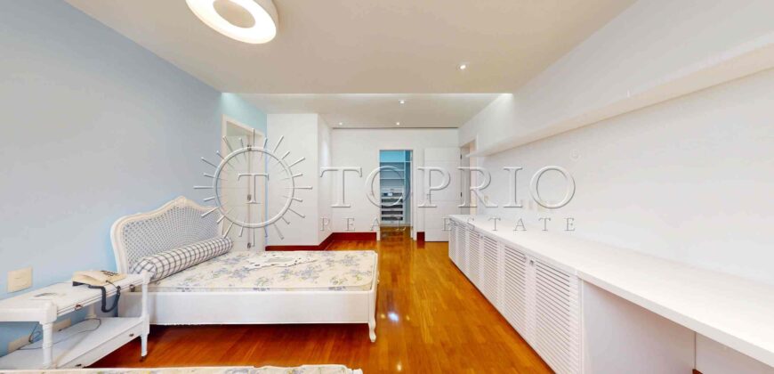 Casa Triplex de Luxo à Venda no Jardim Pernambuco, Leblon – 506m², 5 Quartos, Piscina e Elevador Interno