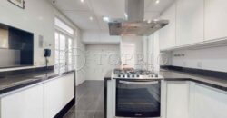 Casa Triplex de Luxo à Venda no Jardim Pernambuco, Leblon – 506m², 5 Quartos, Piscina e Elevador Interno
