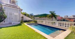 Casa Triplex de Luxo à Venda no Jardim Pernambuco, Leblon – 506m², 5 Quartos, Piscina e Elevador Interno