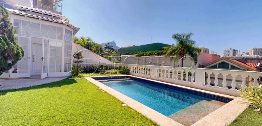 Casa Triplex de Luxo à Venda no Jardim Pernambuco, Leblon – 506m², 5 Quartos, Piscina e Elevador Interno