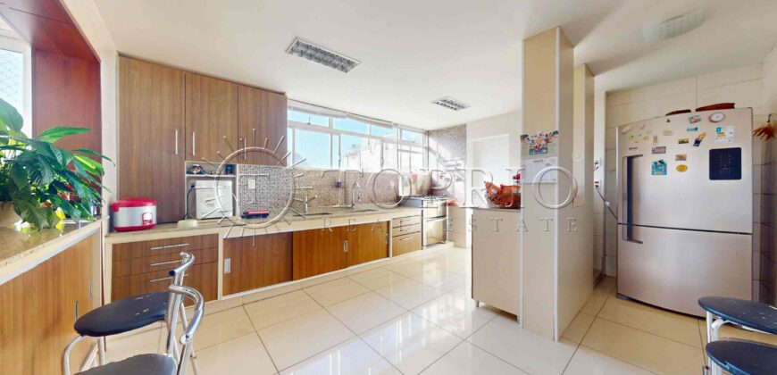 Cobertura Duplex à Venda no Leblon com 385 m², Piscina e Vista Panorâmica para o Mar