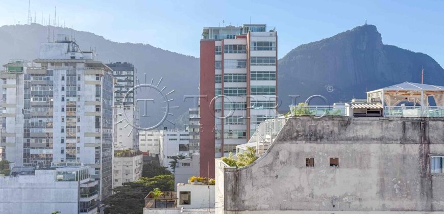 Cobertura Duplex à Venda no Leblon com 385 m², Piscina e Vista Panorâmica para o Mar