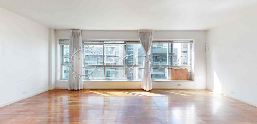Apartamento de Luxo à Venda no Leblon com 150 m² e Vista Lateral para o Mar