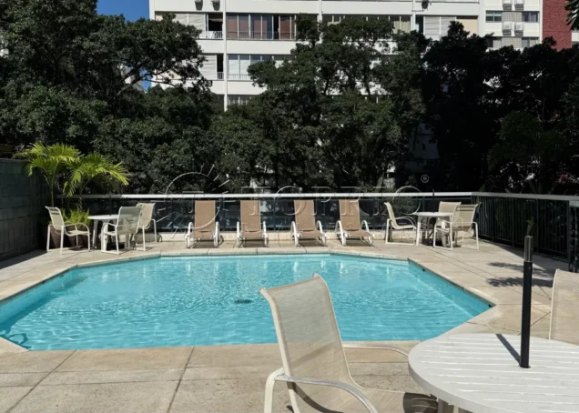 Apartamento à Venda em Ipanema com 76 m², Vista para o Cristo Redentor e Lazer Completo