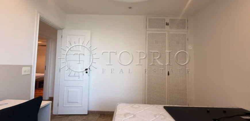 Apartamento à Venda em Ipanema com 180 m² e Vista Panorâmica para o Mar