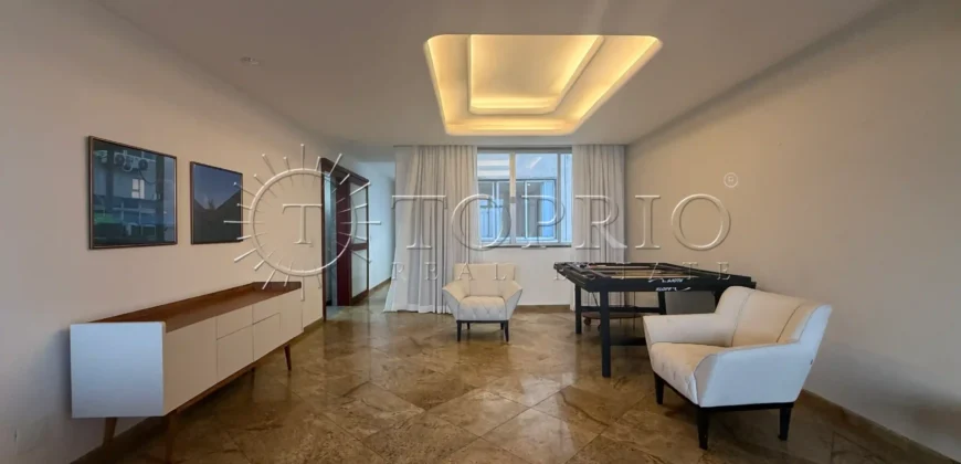 Apartamento à Venda em Ipanema com 180 m² e Vista Panorâmica para o Mar