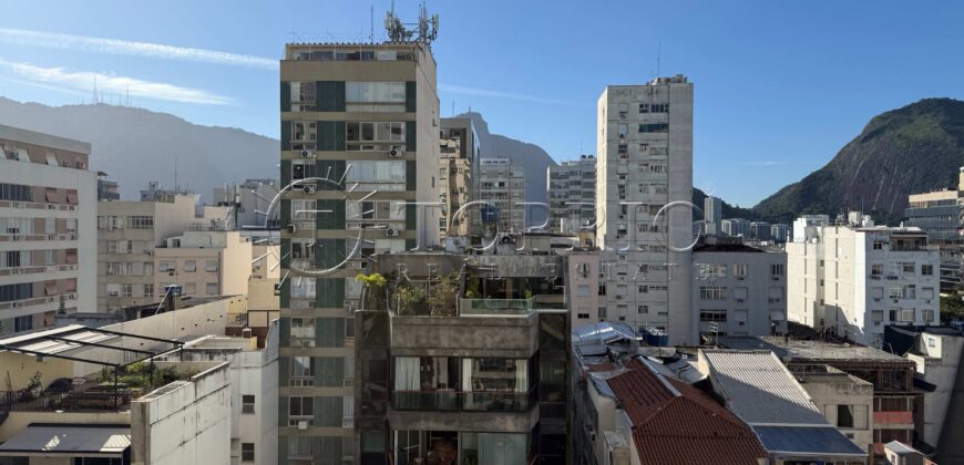 Apartamento à Venda em Ipanema com 86m², 2 Suítes e Vista Lateral para o Mar