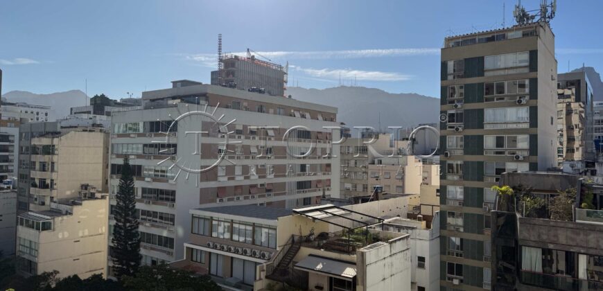 Apartamento à Venda em Ipanema com 86m², 2 Suítes e Vista Lateral para o Mar