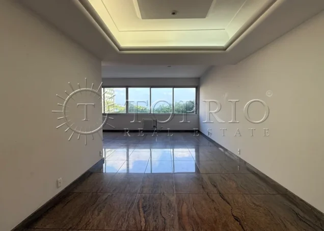 Apartamento à Venda em Ipanema com 157 m², 3 Quartos, 2 Vagas e Sol da Manhã