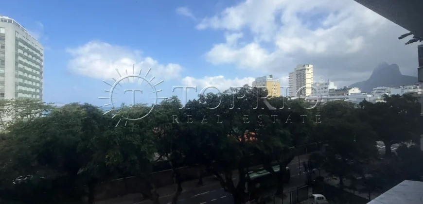 Apartamento à Venda em Ipanema com 157 m², 3 Quartos, 2 Vagas e Sol da Manhã